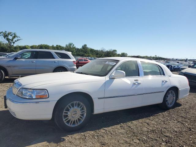  Salvage Lincoln Towncar