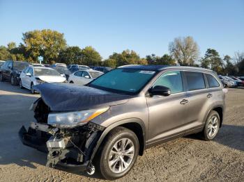  Salvage Toyota Highlander