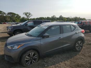  Salvage Nissan Kicks