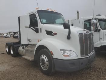  Salvage Peterbilt 579