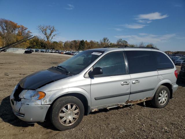  Salvage Chrysler Minivan