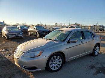  Salvage Chrysler 200