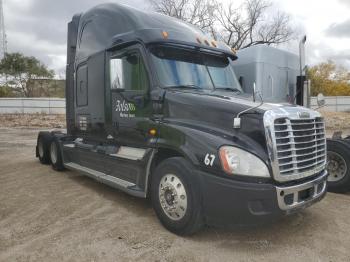  Salvage Freightliner Cascadia 1