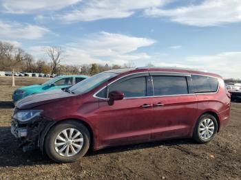  Salvage Chrysler Pacifica