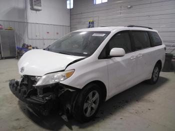  Salvage Toyota Sienna