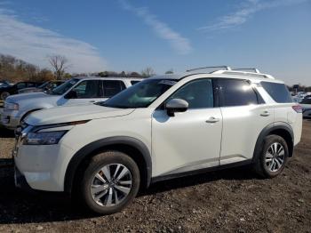  Salvage Nissan Pathfinder