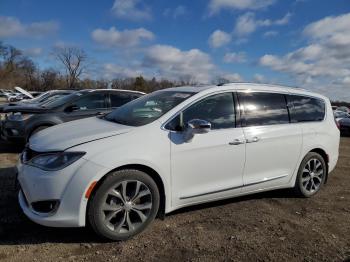  Salvage Chrysler Pacifica