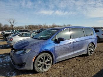  Salvage Chrysler Pacifica