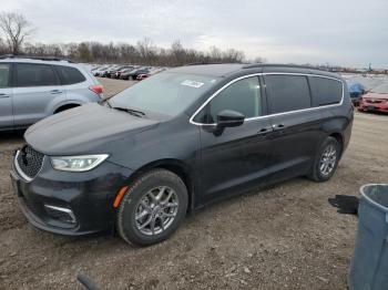  Salvage Chrysler Pacifica