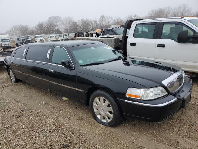  Salvage Lincoln Towncar