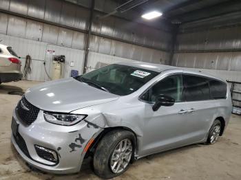  Salvage Chrysler Pacifica