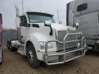  Salvage Kenworth Constructi