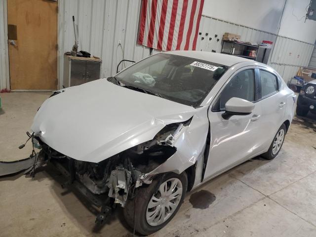  Salvage Toyota Yaris