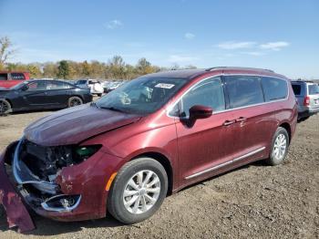  Salvage Chrysler Pacifica