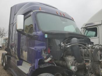  Salvage Freightliner Cascadia 1