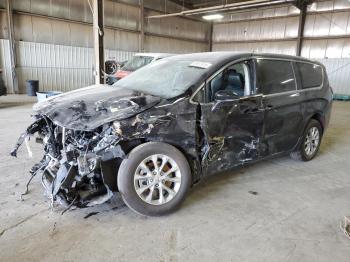  Salvage Chrysler Pacifica