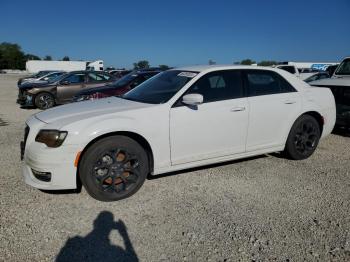  Salvage Chrysler 300