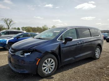  Salvage Chrysler Pacifica