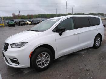 Salvage Chrysler Pacifica