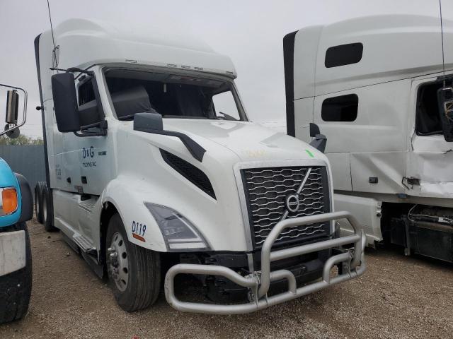  Salvage Volvo Vn