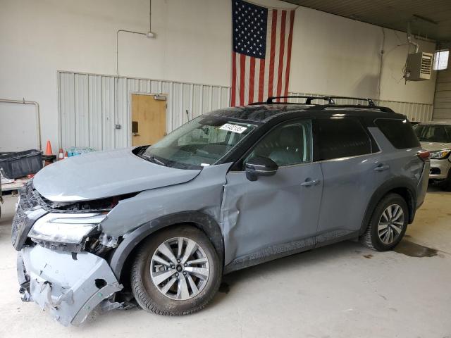  Salvage Nissan Pathfinder