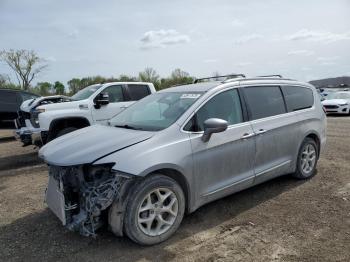  Salvage Chrysler Pacifica