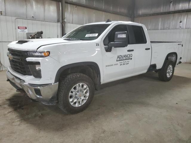  Salvage Chevrolet 3500