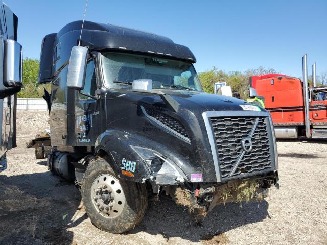  Salvage Volvo Vnl