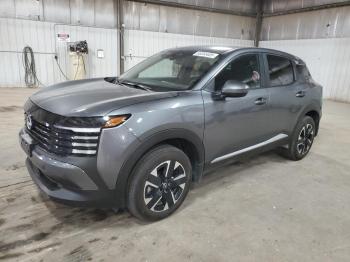  Salvage Nissan Kicks