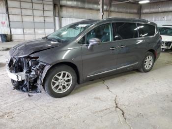  Salvage Chrysler Pacifica