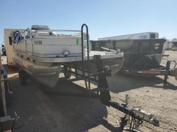  Salvage Sun Tracker Boat W Trl