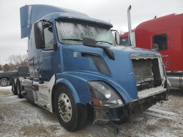  Salvage Volvo Vnl