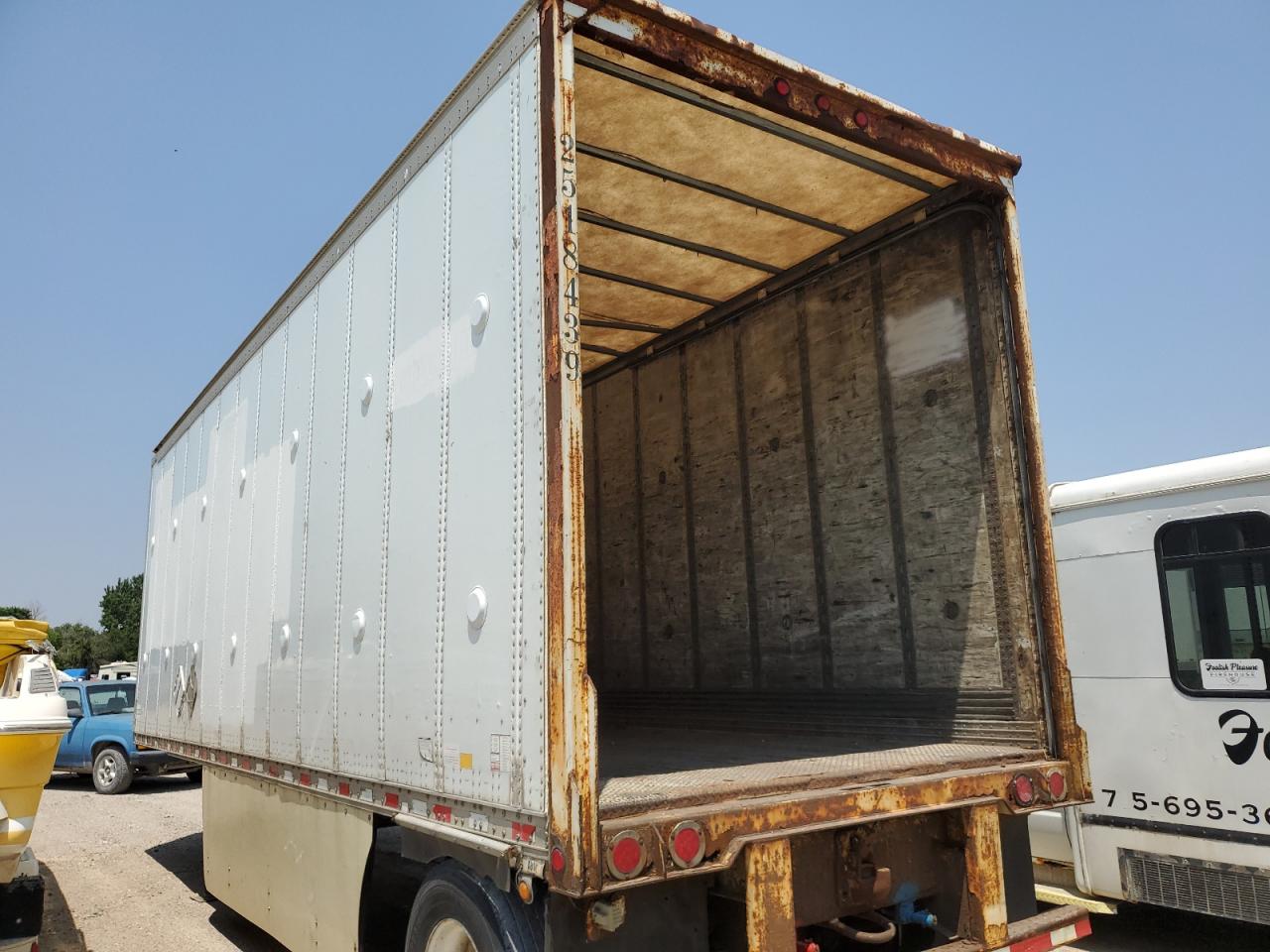 Wabash 28 Trailer Image 4