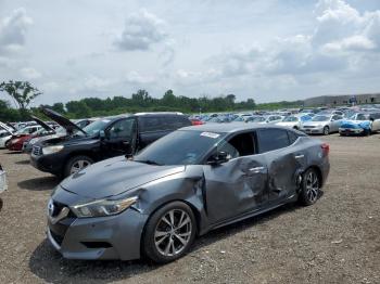  Salvage Nissan Maxima