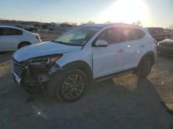  Salvage Hyundai TUCSON