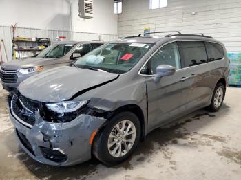  Salvage Chrysler Pacifica