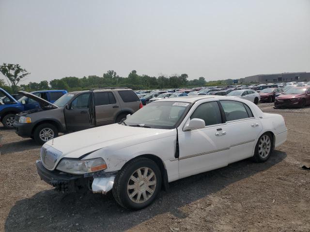  Salvage Lincoln Towncar