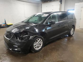  Salvage Chrysler Pacifica