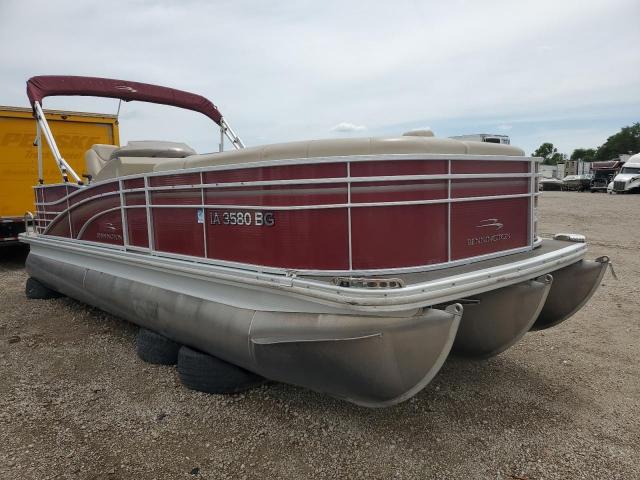  Salvage Bennington Marine Boat