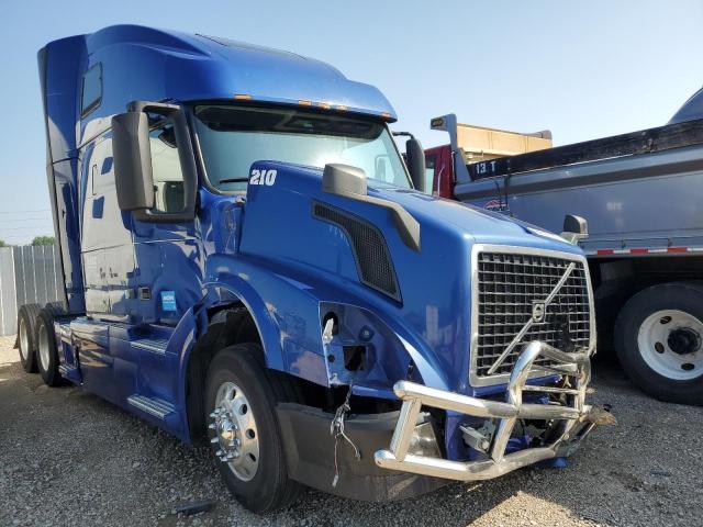  Salvage Volvo Vnl