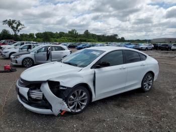  Salvage Chrysler 200