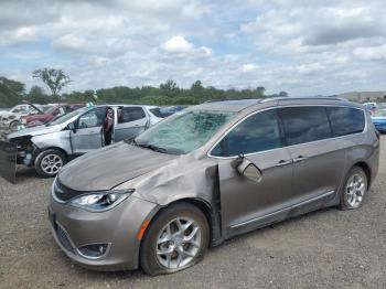  Salvage Chrysler Pacifica