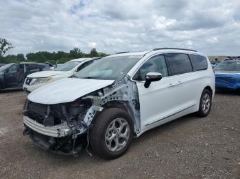  Salvage Chrysler Pacifica
