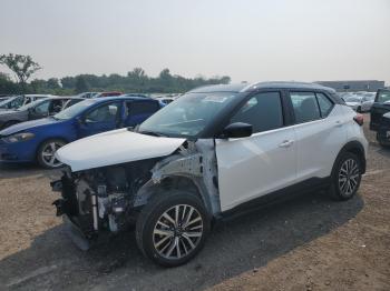  Salvage Nissan Kicks