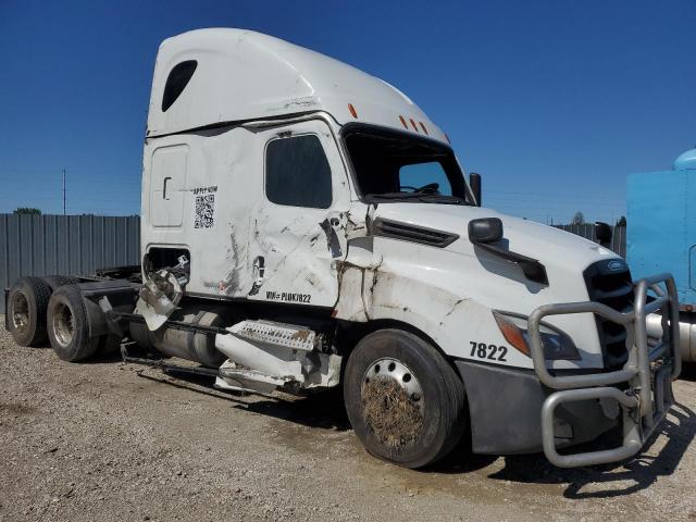  Salvage Freightliner Cascadia 1