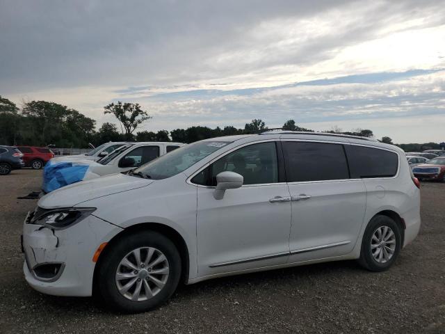  Salvage Chrysler Pacifica