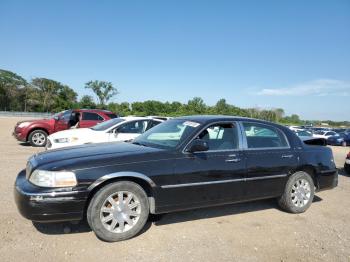  Salvage Lincoln Towncar