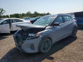  Salvage Nissan Kicks
