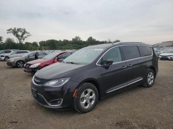  Salvage Chrysler Pacifica