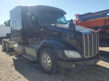  Salvage Peterbilt 579